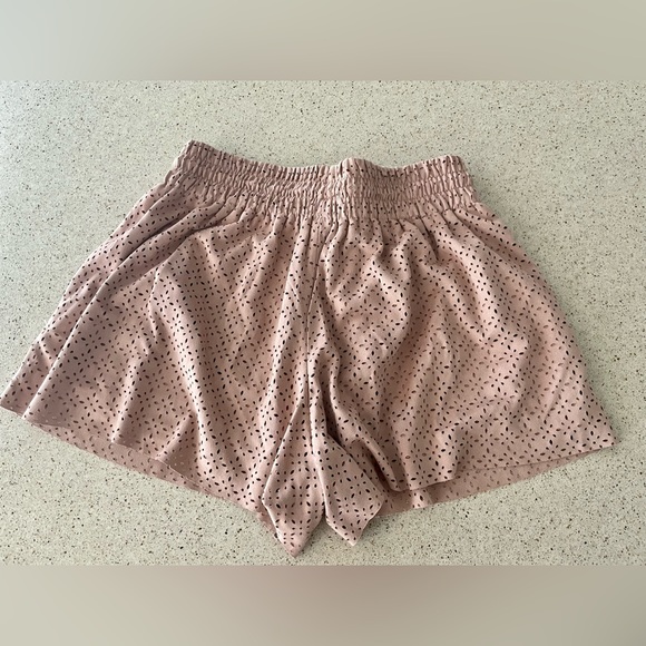 Zara Trafaluc Taupe Perforated Shorts S pink - Picture 3 of 4